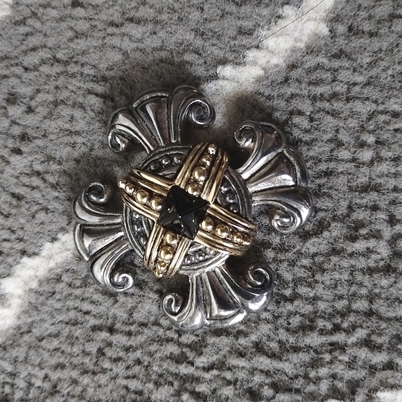 Vintage Two Tone Maltese Cross Crescendo Brooch/ Pin - Picture 3 of 4